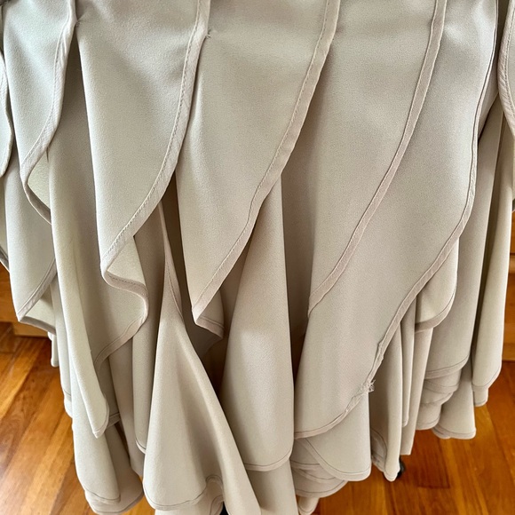 VARUN BAHL WOMEN ANTHROPOLOGIE ICEFALL GRAY SKIRT RUFFLES SIZE 2 - Picture 2 of 16